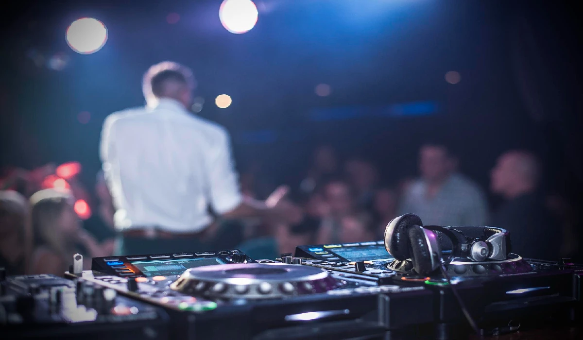 Corporate DJ vs. Private Party DJ: Which One Do You Need?
