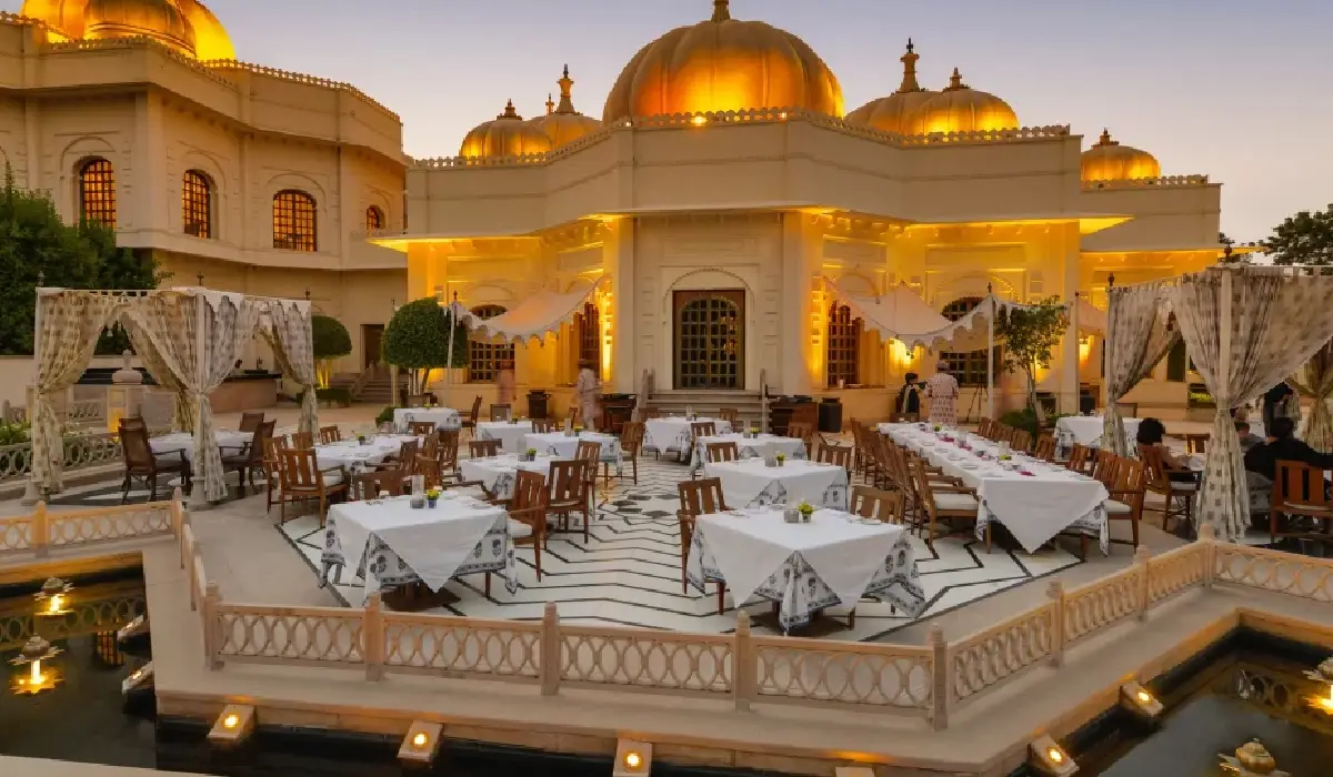 Why is Udaipur considered the best city for royal destination weddings?
