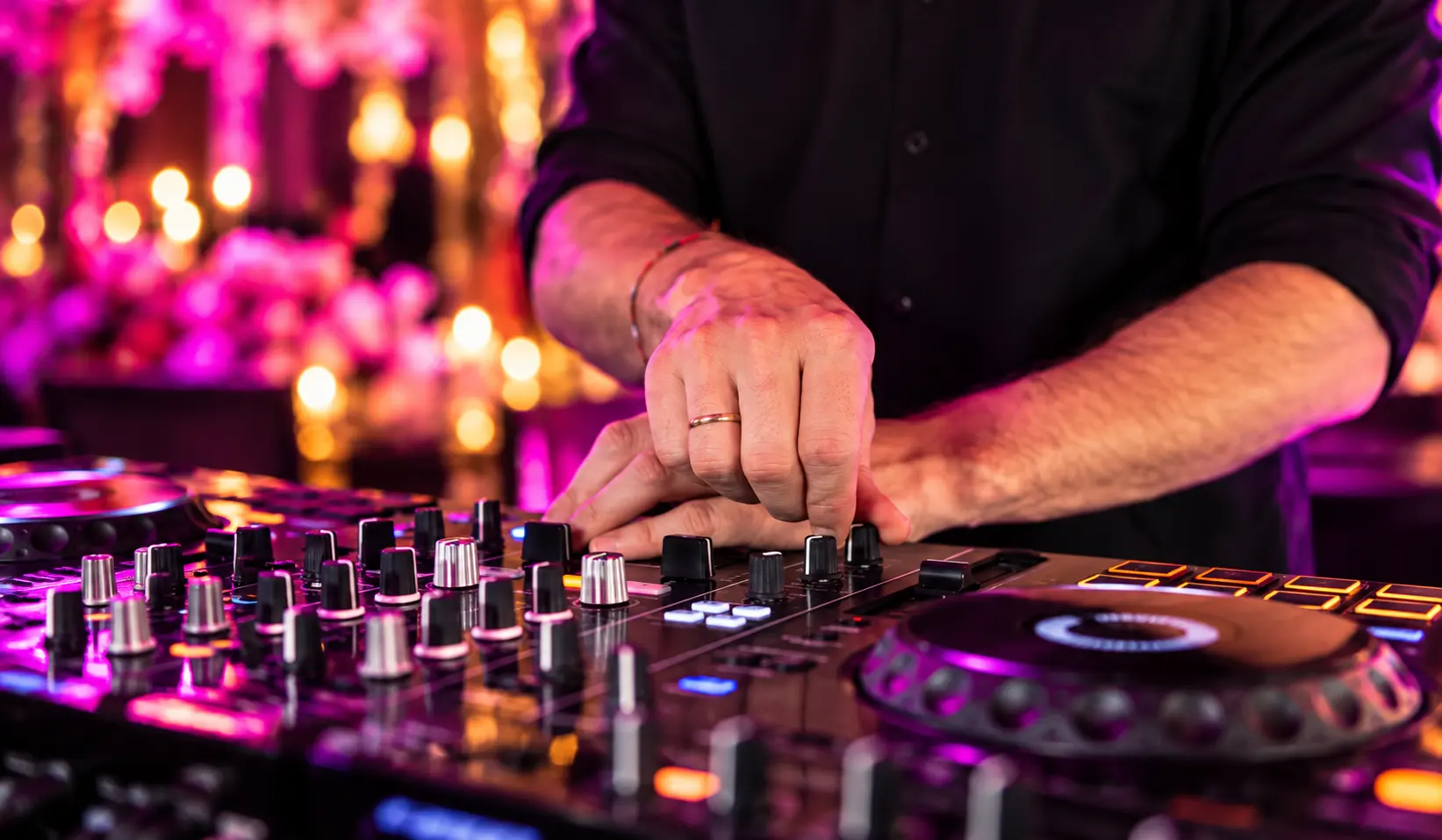 how to choose dj